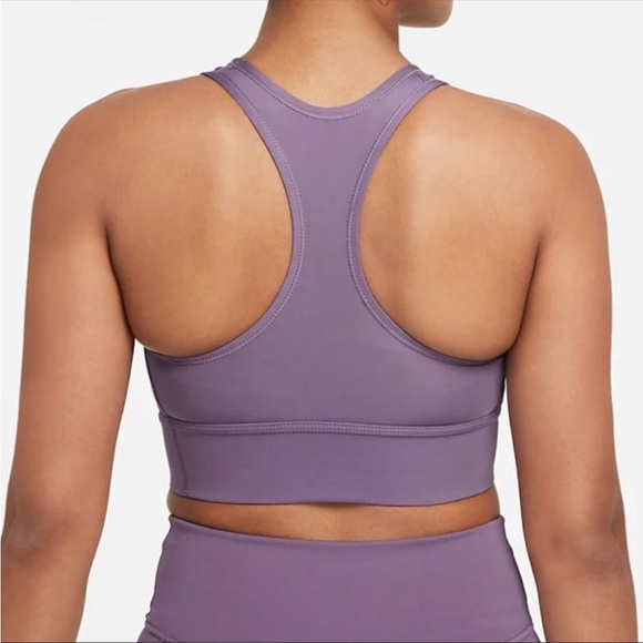 Nike Swoosh Women's Medium-Support 1-Piece
Padded Longline Sports Bra - Picture 6 of 7